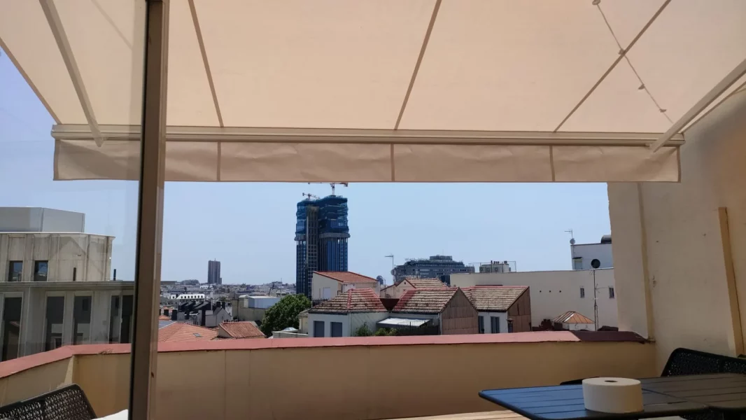 Toldo extensible motorizado