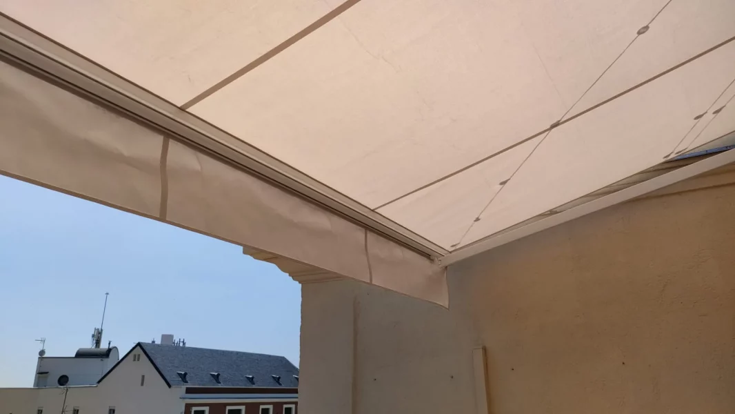 Toldo extensible motorizado