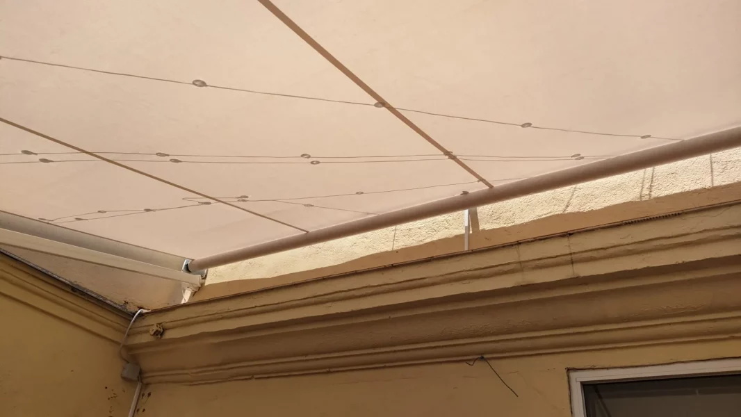 Toldo extensible motorizado