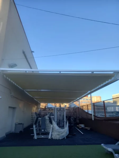 pergola motorizada extendida